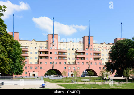 Wien, Vienna Residential building social housing ' Karl - Marx - Hof ' Austria Wien 19. Stock Photo