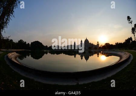 Victoria Memorial Hall and its adjoining landscaped garden, Kolkata, West Bengal, India Stock Photo