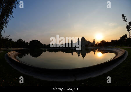 Victoria Memorial Hall and its adjoining landscaped garden, Kolkata, West Bengal, India Stock Photo