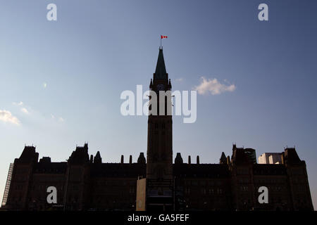 Ottawa, Ontario, Canada. 26th July, 2015. The silhouette of the centre block on Parliament Hill in Ottawa Ont., on Sunday Jul. 26, 2015. © Lars Hagberg/ZUMA Wire/Alamy Live News Stock Photo