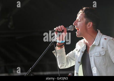 Delamere, Cheshire, UK. 3rd July, 2016. The Rainband perform live to a sold out crowd at Delamere Forest. Credit:  Simon Newbury/Alamy Live News Stock Photo