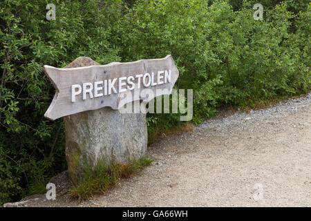 Sign of Preikestolen showing the way to the Pulpit Rock in Rogaland, Norway. Stock Photo