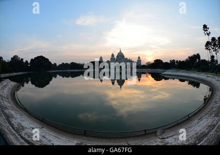 Victoria Memorial Hall and its adjoining landscaped garden, Kolkata, West Bengal, India Stock Photo