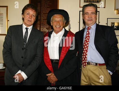 Sir Paul McCartney and Mark Featherstone-Witty with Ralf Koltai, who is being awarded the title of LIPA Companion as the Liverpool Institute for Performing Arts celebrates graduation day. PRESS ASSOCIATION Photo. Photo date: Friday July 27, 2007. See PA story SHOWBIZ McCartney. Photo credit should read: Peter Byrne/PA Wire Stock Photo