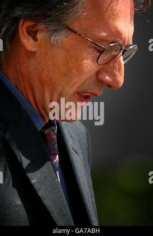 Chris Langham trial. Comedy actor and writer Chris Langham outside Maidstone Crown Court in Kent. Stock Photo