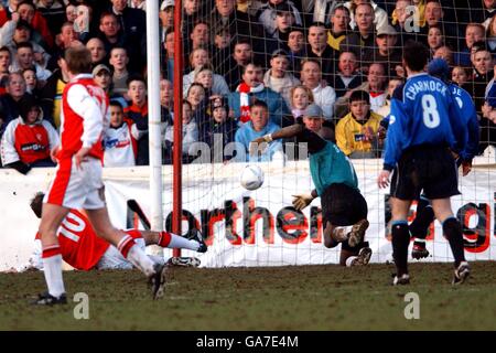 Rotherham United's Paul Warne (l) scores their 2nd goal of the game past Crewe Alexandra goalkeeper Ademola Bankole Stock Photo