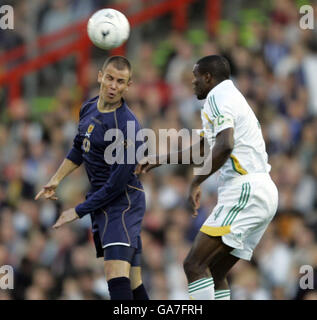 Rugby Union - 2008 Bank Of Scotland Corporate Autumn Test - Scotland v Canada - Pittodrie Stadium. Scotland's Kenny Miller challenges South Africa's Aaron Mokoena during the International Friendly at Pittodrie Stadium, Aberdeen. Stock Photo