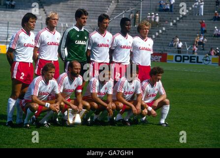 Soccer - World Cup Mexico 86 - Group C - France v Canada. Canada team group Stock Photo