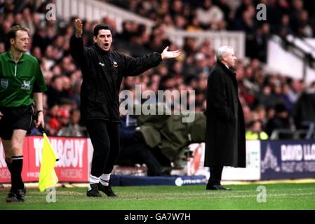 Soccer - FA Barclaycard Premiership - Derby County v Sunderland. Derby County Manager John Gregory sees his side lose at home with Sunderland Manager Peter Reid in the background Stock Photo