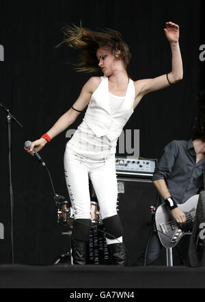 Juliette Lewis and the Licks performing live at the V Festival at Hylands Park in Chelmsford, Essex. Stock Photo