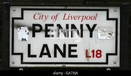 Shooting at nightclub. The road sign by the Alma de Santiago nightclub in Penny Lane, Liverpool the scene of a shooting last night. Stock Photo