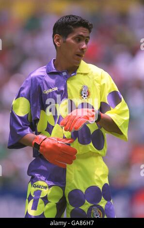 Soccer - Confederations Cup Mexico 1999 - USA v Mexico. Jorge Campos, Mexico goalkeeper Stock Photo