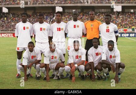 Soccer - African Nations Cup Mali 2002 - Group A - Mali v Algeria. Mali team group Stock Photo