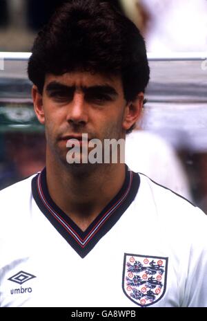 Soccer - World Cup Mexico 86 - Second Round - England v Paraguay. Gary Stevens, England Stock Photo