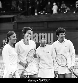 Tennis - Wimbledon Championships - Women's Doubles - Final - Virginia Wade and Francoise Durr v Rosie Casals and Billie Jean ... Stock Photo