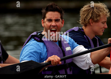Giles Vickers-Jones takes part in the Celebrity and Paralympian dragon boat race to celebrate one-year-to-go to the Beijing Paralympic Games and to help raise funds for the BPA. Stock Photo