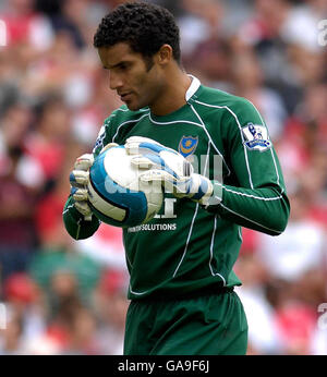 Portsmouth goalkeeper David James during the Barclays Premier League match at the Emirates Stadium, London. Stock Photo
