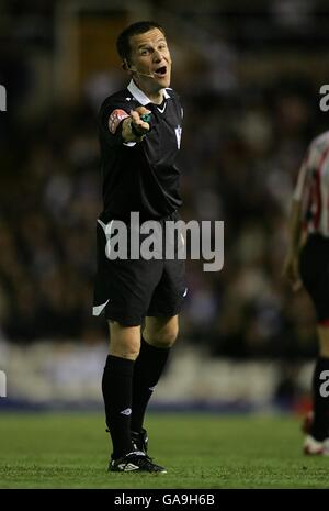 Soccer - Barclays Premier League - Birmingham City v Sunderland - St Andrews. Referee Keith Stroud Stock Photo