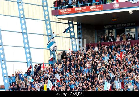 Soccer - Nationwide League Division One - Manchester City v Portsmouth. Manchester City fans celebrate their team being First Division Champions. Stock Photo