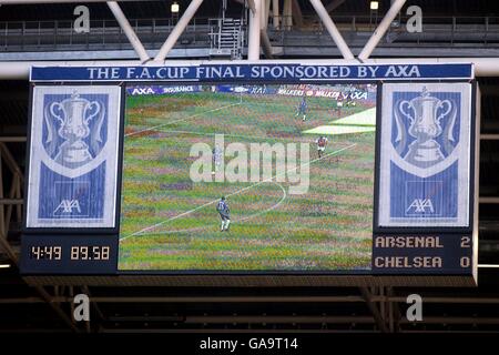 Soccer - AXA FA Cup Final - Arsenal v Chelsea. The scoreboard shows the action and the scoreline Stock Photo