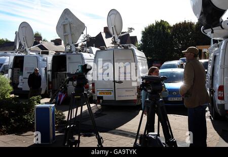SIS vans in Rothley, Leics, where they were covering the story of missing Madeleine McCann. Stock Photo