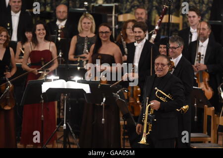 Cesky Krumlov, Czech Republic. 04th Aug, 2016. Jazz musician Arturo Sandoval, accompanied by the South Czech Philharmonic, performs at International Music Festival Cesky Krumlov, Czech Republic, August 4, 2016. © Vaclav Pancer/CTK Photo/Alamy Live News Stock Photo