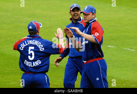 England's Andrew Flintoff celebrates his catch of India's Sourav Ganguly during the Seventh NatWest One Day International at Lord's, London. Stock Photo