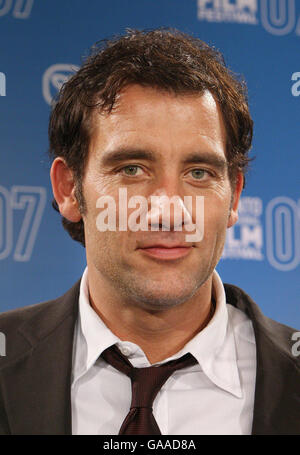 Clive Owen during a press conference for new film Elizabeth:The Golden Age at the Sutton Hotel in Toronto, Canada, during the Toronto International Film Festival. Picture date: Sunday September 9, 2007. Photo credit should read: Ian West/PA Wire Stock Photo