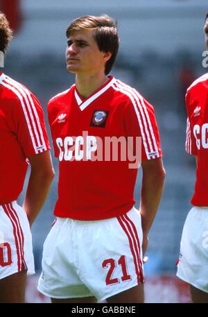 Soccer - World Cup Mexico 86 - Group C - Soviet Union v France. Vasili Rats, Soviet Union Stock Photo