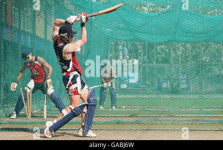 England captain Paul Collingwood during a nets session at R. Premadasa Stadium, Colombo, Sri Lanka. Stock Photo