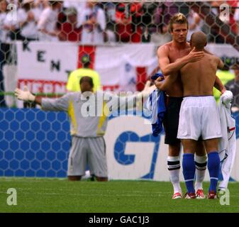 DAVID BECKHAM AND ROBERTO CARLOS. ENGLAND v BRAZIL JAPAN