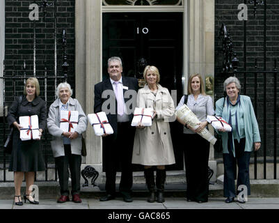 Osteoporosis campaigners deliver petition Stock Photo
