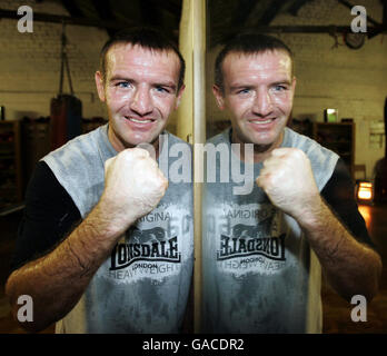 Boxing - Scott Harrison Photo Call - Phoenix Amateur Boxing Club. Scotland's Scott Harrison poses for the media during a photo call at the Phoenix Amateur Boxing Club in Glasgow. Stock Photo