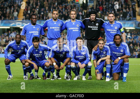 Soccer - UEFA Champions League - Group B - Chelsea v Schalke 04 - Stamford Bridge. Chelsea team group