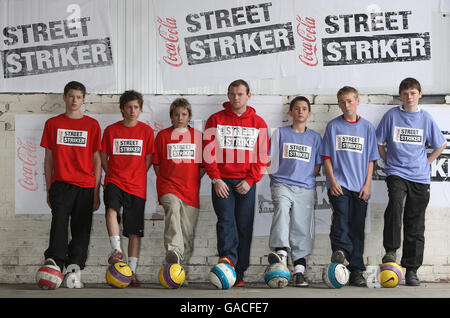 Soccer - Wayne Rooney meets winners of the Coca-Cola street striker competition - Manchester Stock Photo