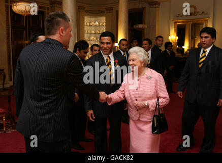 Queen meets the New Zeland Rugby League Team Stock Photo