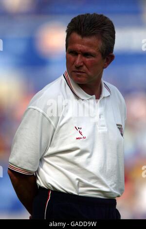 Athletic Bilbao Manager Jupp Heynckes watches his team draw 1-1 against Leicester City Stock Photo