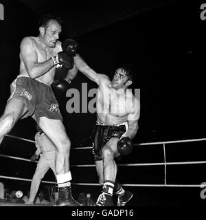 Boxing - European Heavyweight Championship - Jose Urtain v Henry Cooper Stock Photo