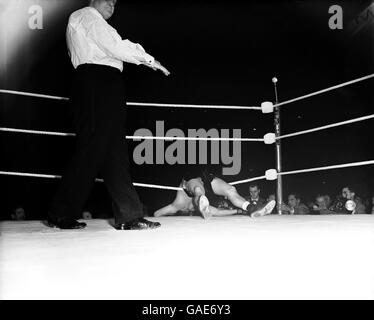 Boxing - British Empire Heavyweight Championship - Henry Cooper v Joe Erskine Stock Photo