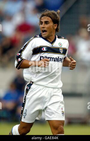 Parma captain Fabio Cannavaro in action against Barcelona Stock Photo