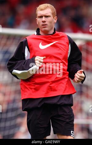 Soccer - FA Barclaycard Premiership - Manchester United Training. Manchester United's Paul Scholes Stock Photo