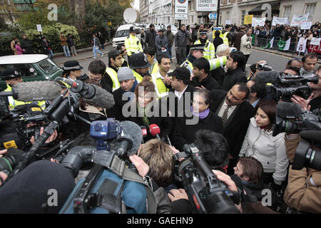 Jemima Khan joins Pakistan protest Stock Photo