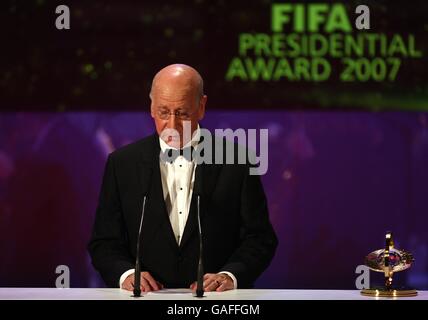 Soccer - FIFA World Player Gala - Zurich Opera House. Sir Bobby Charlton at the FIFA World Player Gala Stock Photo