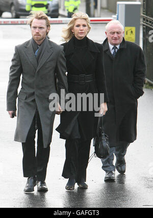 Singer Ronan Keating, his wife Yvonne and father Gerry arrive for the funeral of singer Joe Dolan at the Cathedral of Christ the King in Mullingar, Co Westmeath. Stock Photo
