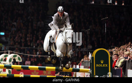 Britain's Tim Stockdale riding Fresh Direct Corlato in the Olympia Grand Prix at Olympia, The London International Horse Show at the Olympia Exhibition centre in London PRESS ASSOCIATION Photo.Picture date: Thursday December 20, 2007. Photo credit should read: Steve Parsons/PA Wire Stock Photo