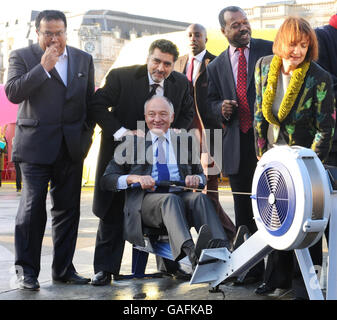 Public figures from left to right, restrateur Iqbal Wahhab, James Caan, a Dragon's Den millionaire, Mayor of London, Ken Livingstone , Ozwald Boateng, menswear designer, Manny Lewis, Chief Executive of the London Development Agency and Tessa Jowell Olympic Minister involved in London's hosting of the 2012 Olympics get together to launch the Get Set London Roadshow, in Trafalgar Square, London marking London's Olympiad which begins in August this year ahead of the city's hosting of the 2012 Olympic Games. Stock Photo