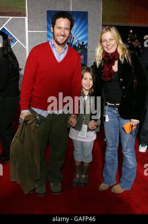 Rob Morrow with his wife Debbon Ayer and daughter Tu Simone Ayer Morrow, arrive at the premiere for new film Hannah Montana and Miley Cyrus:Best of Both Worlds Concert at the El Capitan Theatre, Los Angeles. Stock Photo