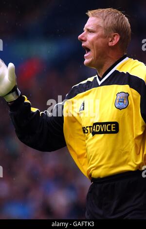 Soccer - FA Barclaycard Premiership - Manchester City v Newcastle United. Manchester City's goalkeeper Peter Schmeichel Stock Photo