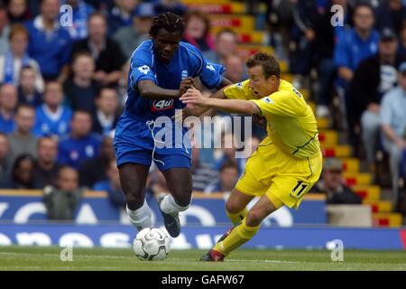 Leeds United's Lee Bowyer battles with Birmingham's Aliou Cisse Stock Photo