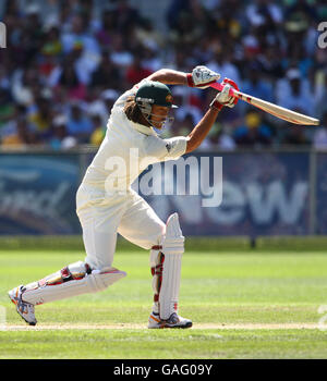 Cricket - 3 Mobile Test Series - First Test - Australia v India - Melbourne Cricket Ground. Australia's Andrew Symonds in action during day one of 1st Test between Australia and India at MCG Stock Photo